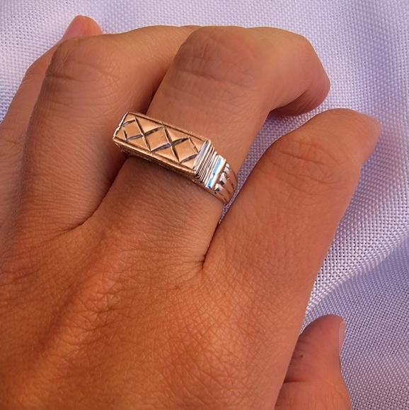 925 Jewelry - Quilted Silver Ring